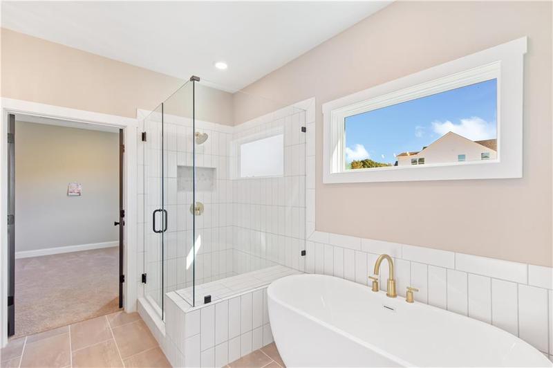 Image for property 106 Red Oak Lane, Carrollton, GA 30116