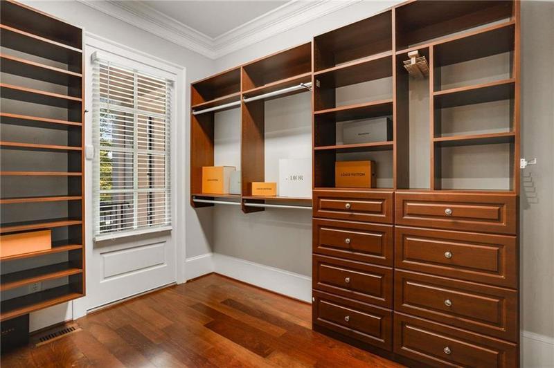 Image for property 980 FENIMORE Circle, Sandy Springs, GA 30350