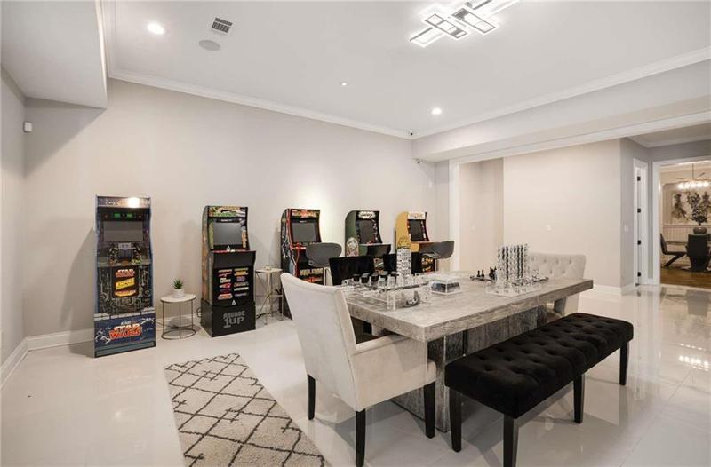 Image for property 980 FENIMORE Circle, Sandy Springs, GA 30350