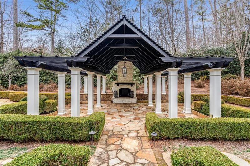 Image for property 980 FENIMORE Circle, Sandy Springs, GA 30350