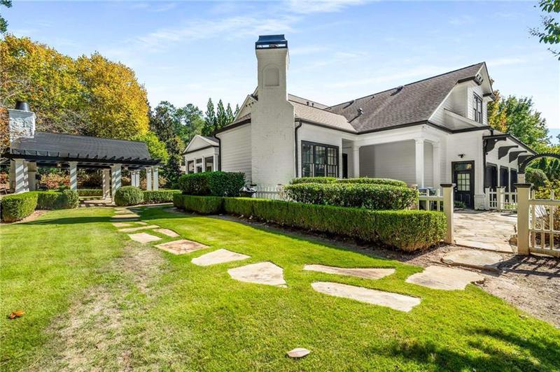 Image for property 980 FENIMORE Circle, Sandy Springs, GA 30350