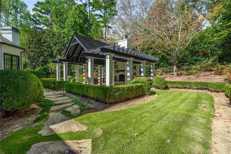 Image for property 980 FENIMORE Circle, Sandy Springs, GA 30350