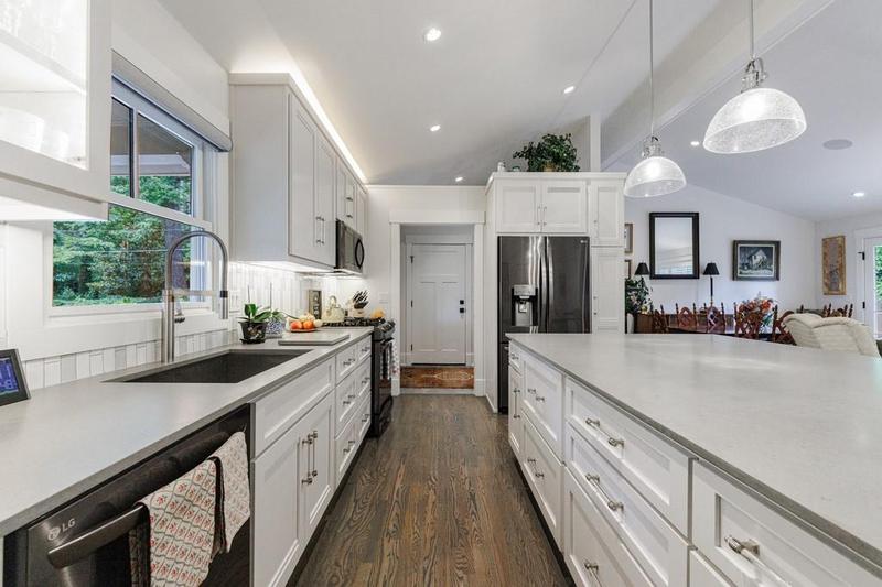 Image for property 1943 Sunbury Place, Atlanta, GA 30318