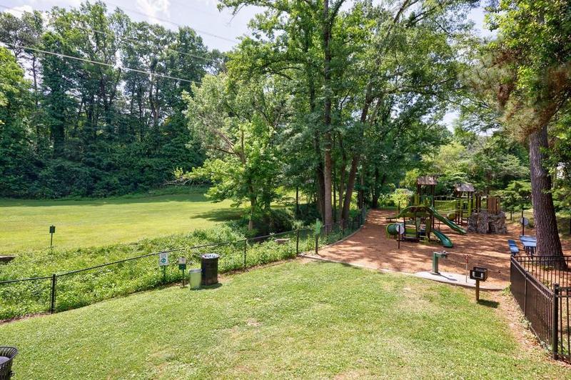 Image for property 1943 Sunbury Place, Atlanta, GA 30318