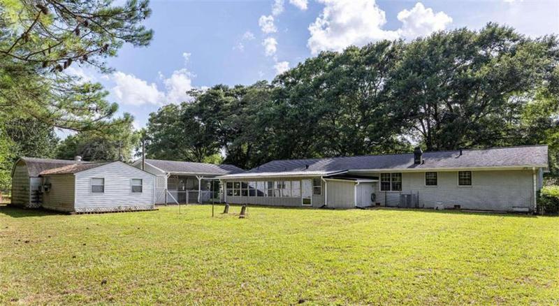Image for property 804 College Drive, Cedartown, GA 30125
