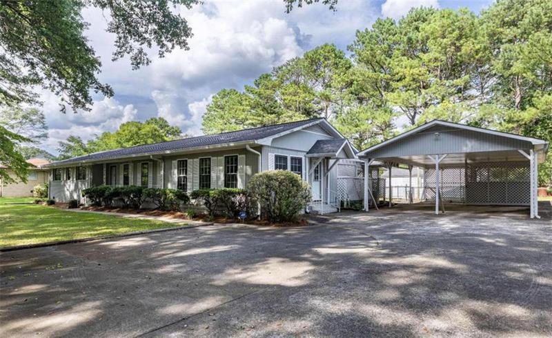Image for property 804 College Drive, Cedartown, GA 30125