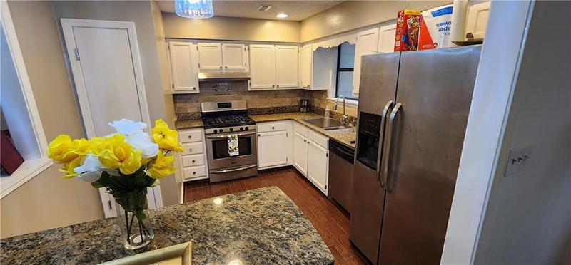 Image for property 6848 Cumberland Circle, Riverdale, GA 30296