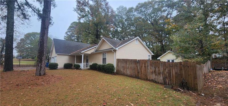Image for property 6848 Cumberland Circle, Riverdale, GA 30296