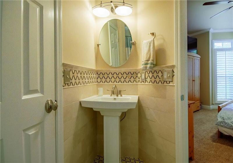 Image for property 104 Fairway Overlook, Woodstock, GA 30188