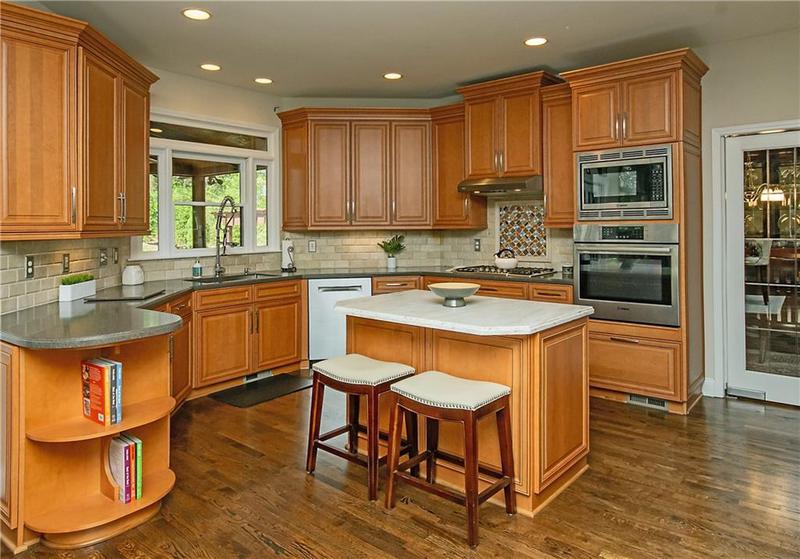 Image for property 104 Fairway Overlook, Woodstock, GA 30188