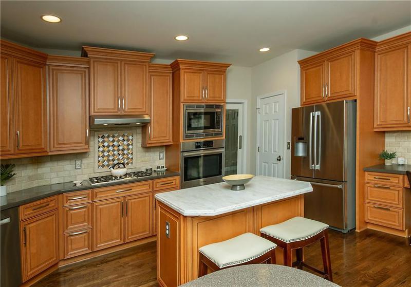 Image for property 104 Fairway Overlook, Woodstock, GA 30188