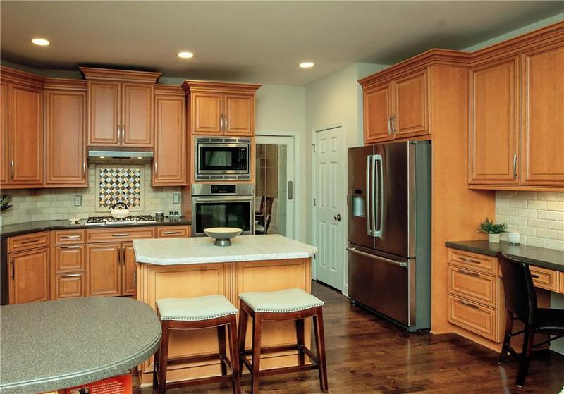 Image for property 104 Fairway Overlook, Woodstock, GA 30188