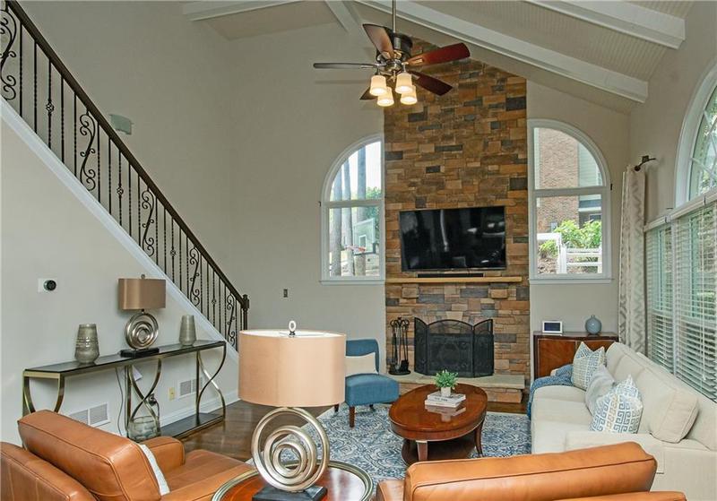 Image for property 104 Fairway Overlook, Woodstock, GA 30188