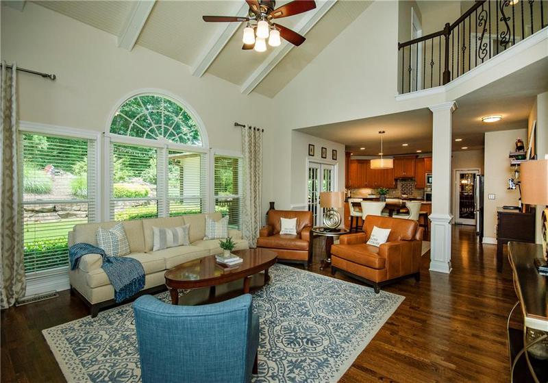 Image for property 104 Fairway Overlook, Woodstock, GA 30188