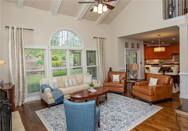 Image for property 104 Fairway Overlook, Woodstock, GA 30188