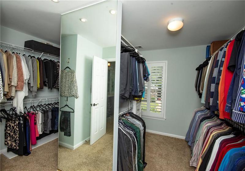 Image for property 104 Fairway Overlook, Woodstock, GA 30188