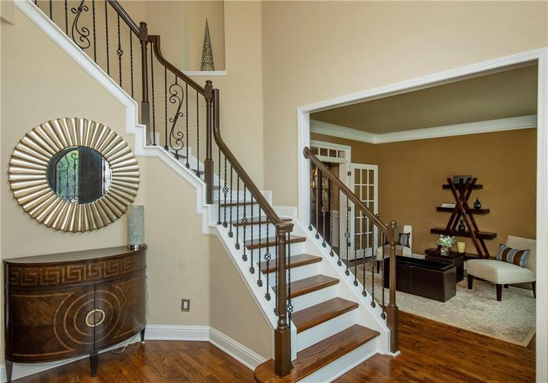 Image for property 104 Fairway Overlook, Woodstock, GA 30188