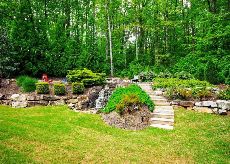 Image for property 104 Fairway Overlook, Woodstock, GA 30188