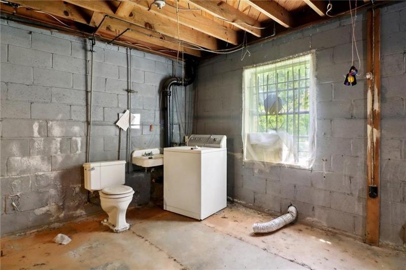 Image for property 1272 Breezy Lane, Atlanta, GA 30329