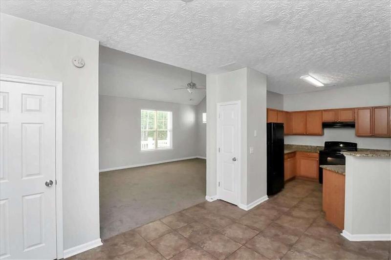 Image for property 4652 Parkway Circle, Atlanta, GA 30349