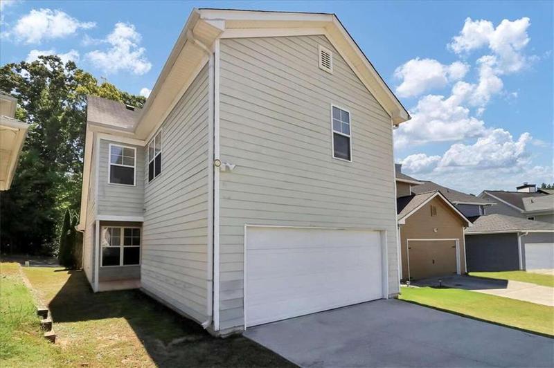 Image for property 4652 Parkway Circle, Atlanta, GA 30349