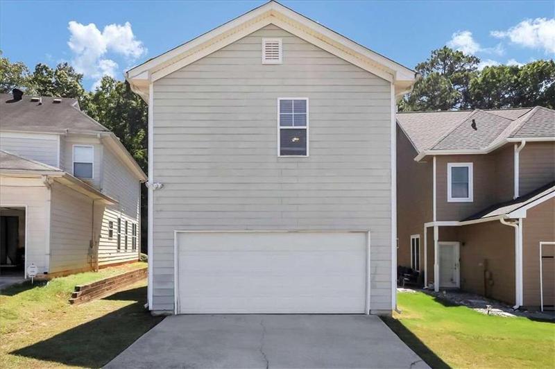 Image for property 4652 Parkway Circle, Atlanta, GA 30349