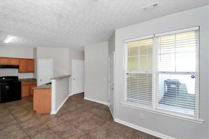 Image for property 4652 Parkway Circle, Atlanta, GA 30349