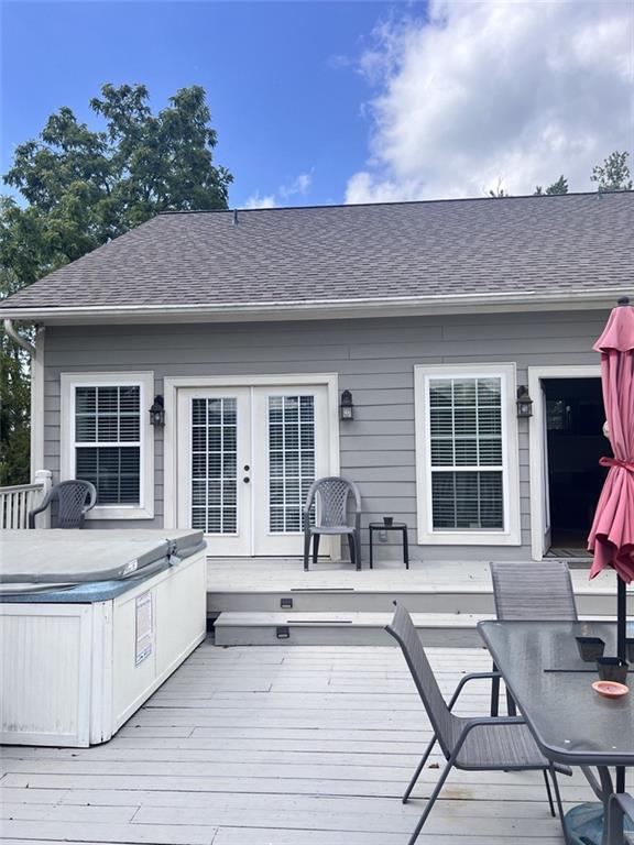 Image for property 18 River Street, Hiawassee, GA 30546
