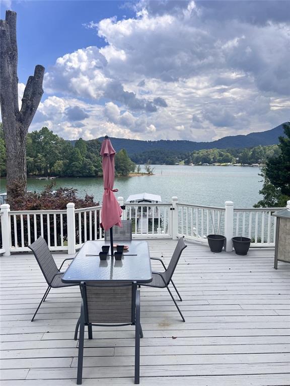 Image for property 18 River Street, Hiawassee, GA 30546