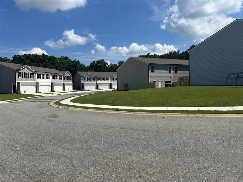 Image for property 113 Brexley Drive 27, Calhoun, GA 30701