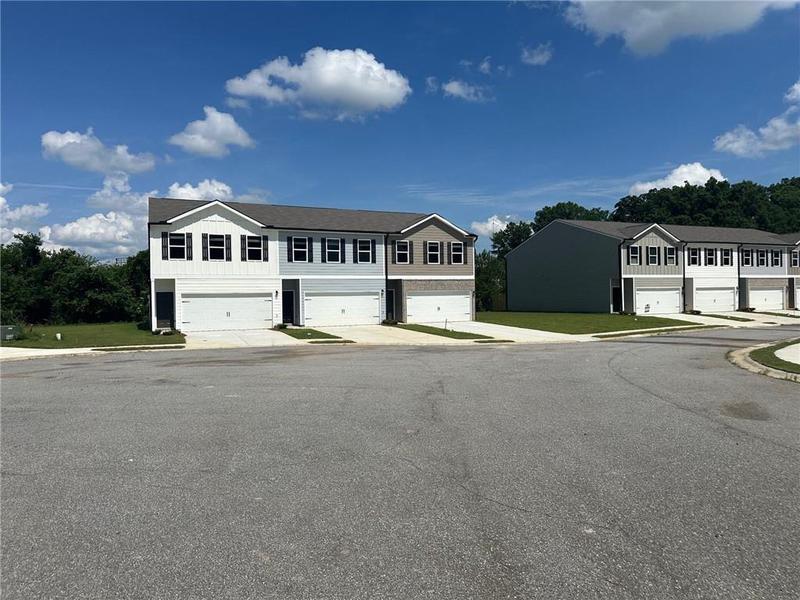 Image for property 113 Brexley Drive 27, Calhoun, GA 30701