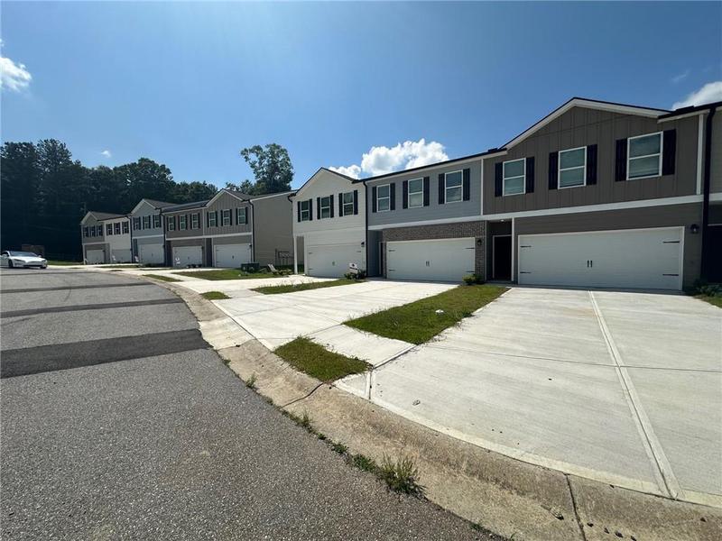 Image for property 113 Brexley Drive 27, Calhoun, GA 30701