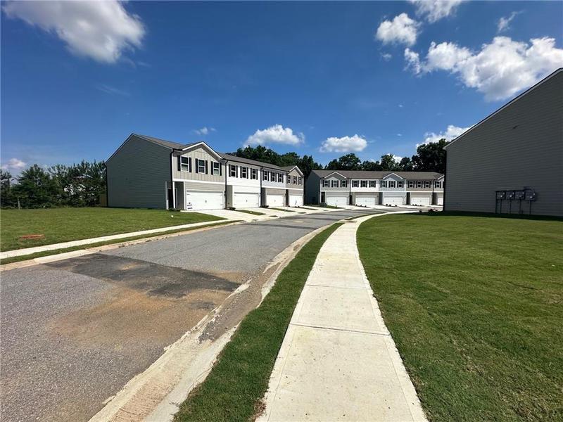 Image for property 113 Brexley Drive 27, Calhoun, GA 30701