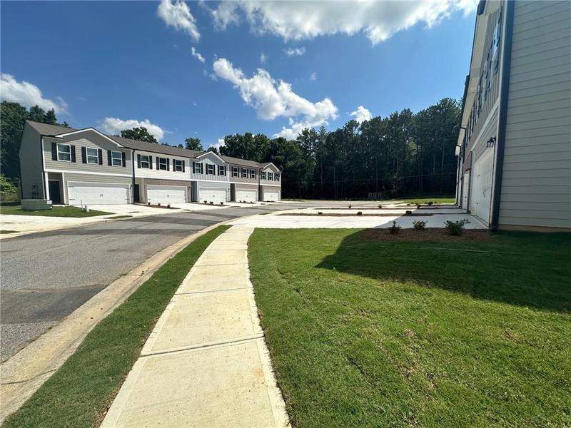 Image for property 113 Brexley Drive 27, Calhoun, GA 30701