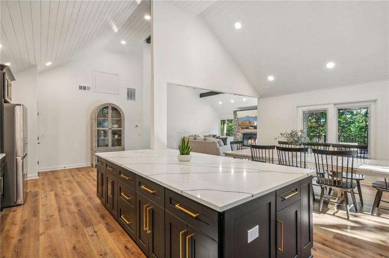 Image for property 626 Petit ridge dr, Big Canoe, GA 30143