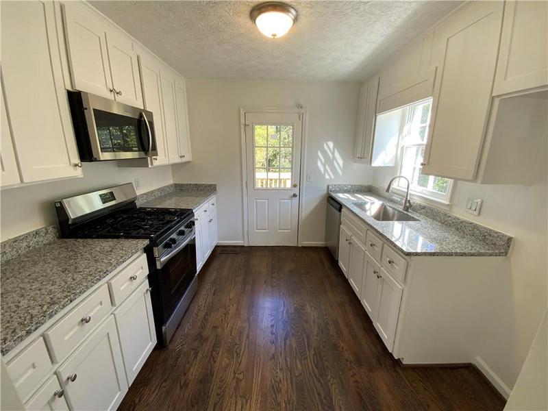 Image for property 294 Farm Ridge Drive, Woodstock, GA 30188