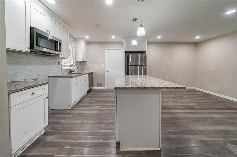 Image for property 3680 Brookcrest Circle, Decatur, GA 30032