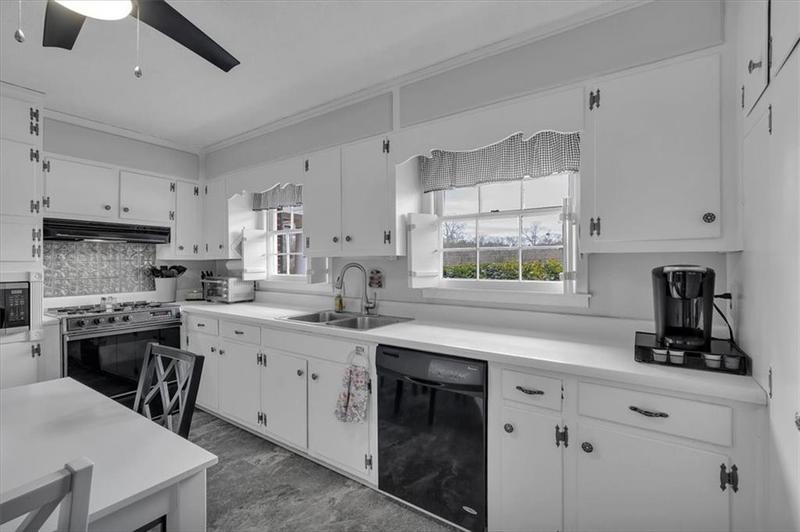 Image for property 383 Valley Grove Road, Cedartown, GA 30125