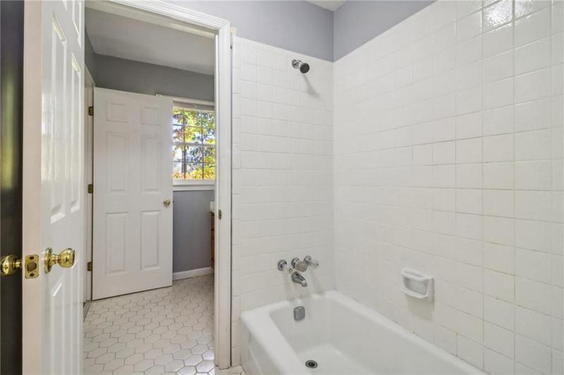 Image for property 230 Wessex Court, Atlanta, GA 30328