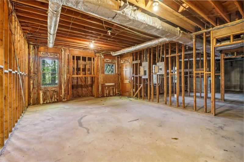 Image for property 230 Wessex Court, Atlanta, GA 30328