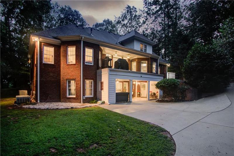 Image for property 623 Old Collins Road, Hoschton, GA 30548