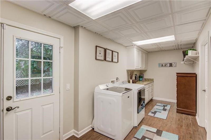 Image for property 623 Old Collins Road, Hoschton, GA 30548