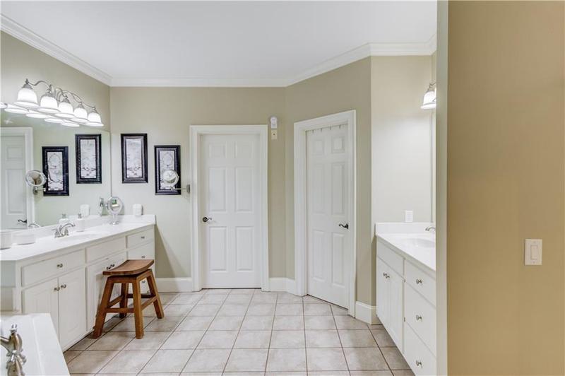 Image for property 623 Old Collins Road, Hoschton, GA 30548