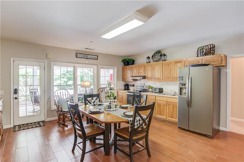 Image for property 623 Old Collins Road, Hoschton, GA 30548