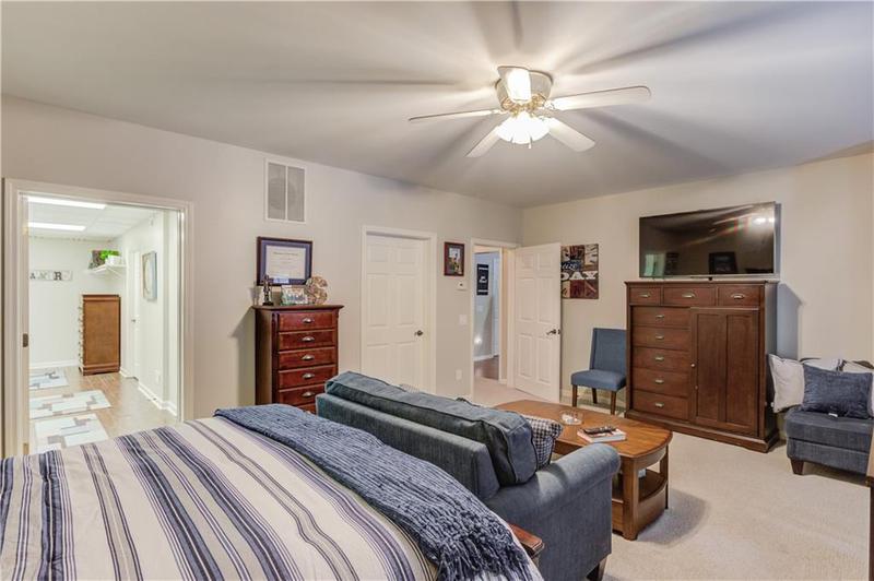 Image for property 623 Old Collins Road, Hoschton, GA 30548