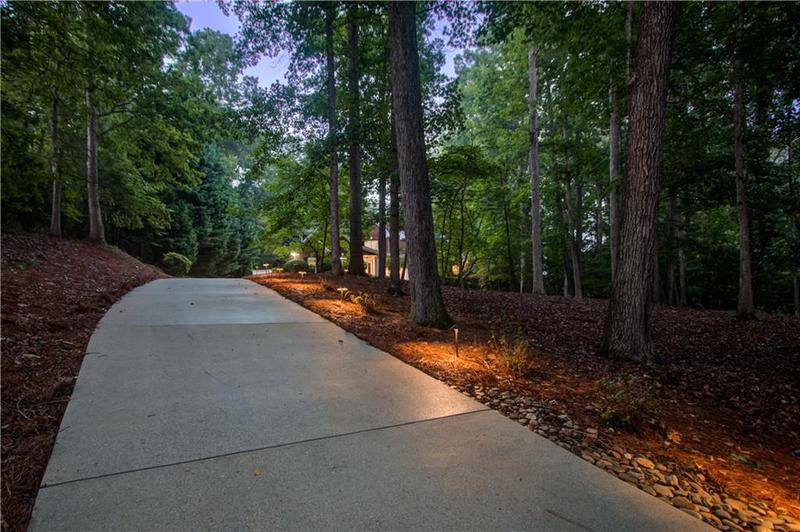 Image for property 623 Old Collins Road, Hoschton, GA 30548