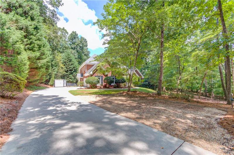 Image for property 623 Old Collins Road, Hoschton, GA 30548