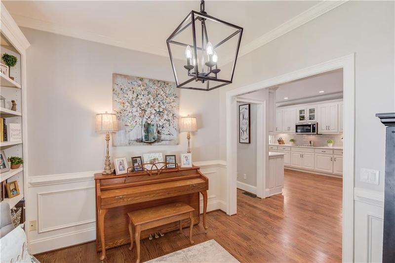 Image for property 623 Old Collins Road, Hoschton, GA 30548