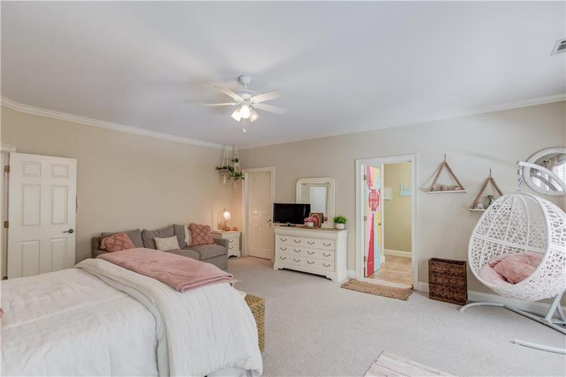 Image for property 623 Old Collins Road, Hoschton, GA 30548