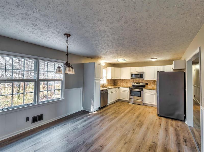 Image for property 11511 Highway 92, Woodstock, GA 30188